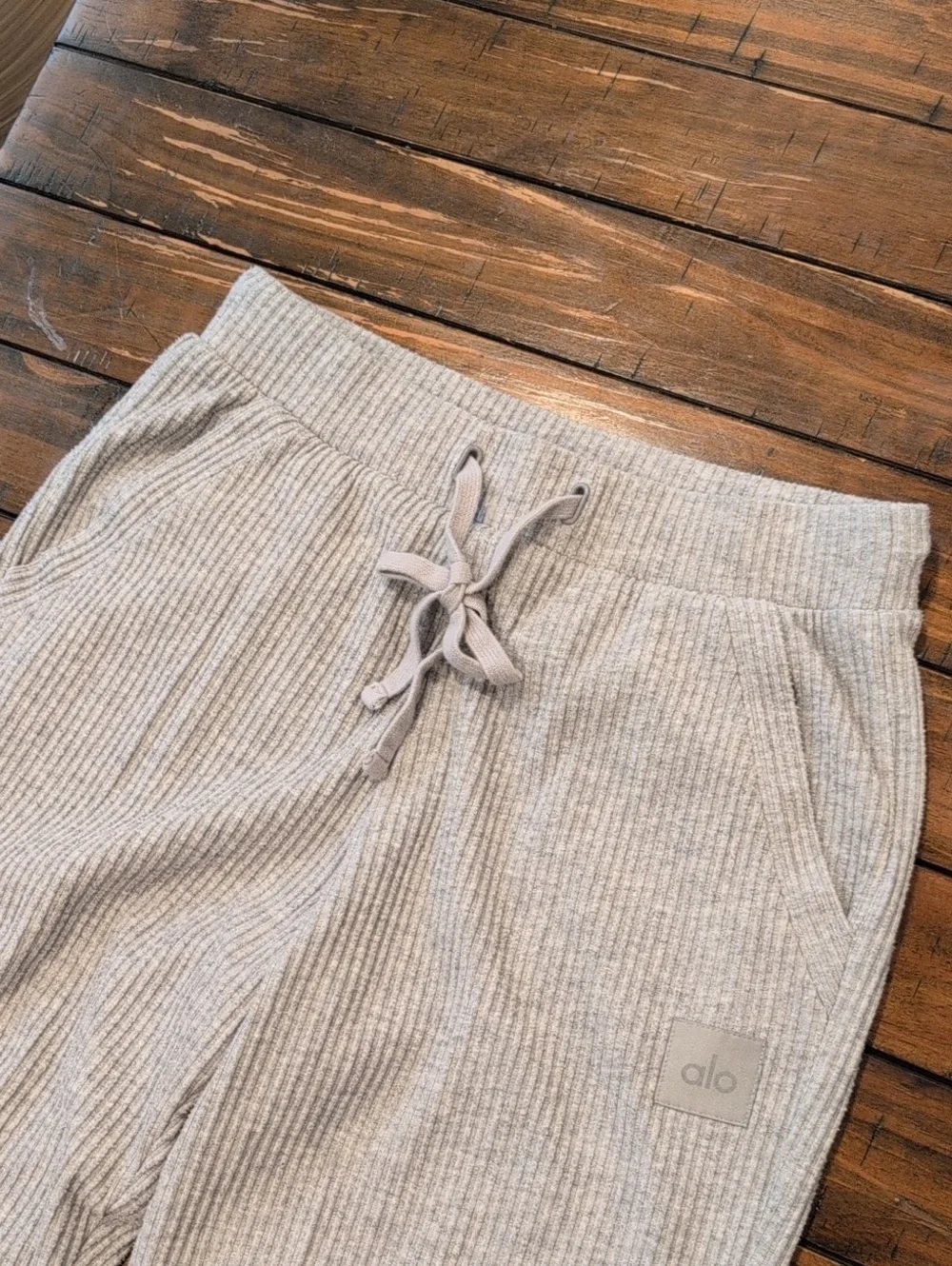Alo Muse Sweatpant Jogger Athletic Heather Gray